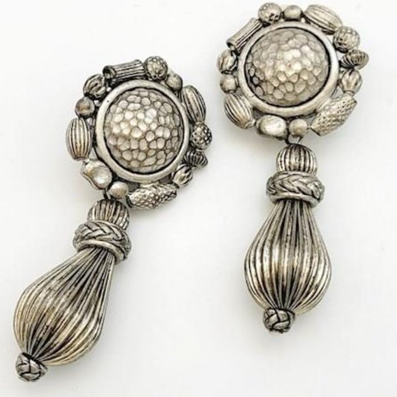 RARE Vintage Oscar De La Renta Silver Pewter Tone Etruscan Style Earrings - Picture 1 of 6